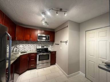 Main picture of Plymouth Hill Condominiums