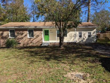 Main picture of 1926 Pumpkin Rd