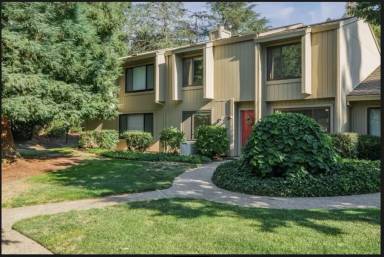 Main picture of 12 Colby Ct