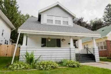 Main picture of 1036 Lyon St NE