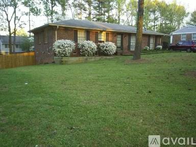 Main picture of 2725 Carolyn Dr SE