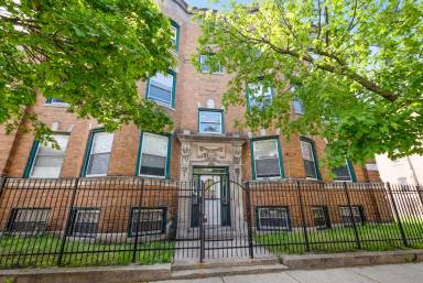 Main picture of 4016 S Calumet Ave