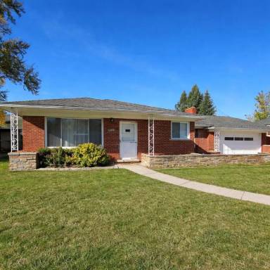 Main picture of 23821 Lambrecht Ave