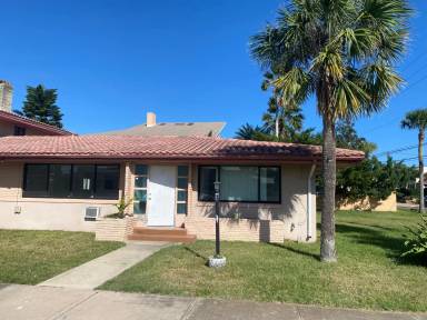 Main picture of 501 University Blvd