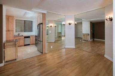 Main picture of 850 Powell St