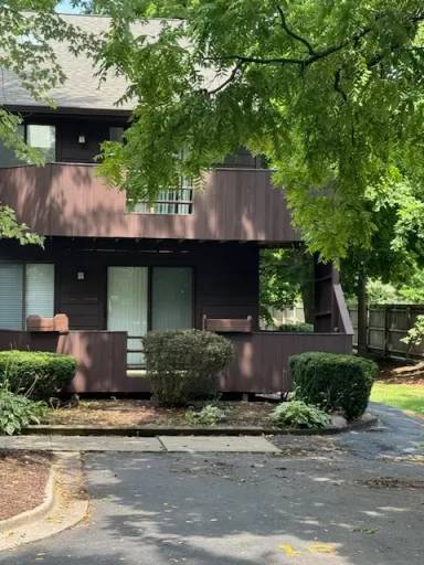 Main picture of 205 E Jolly Rd