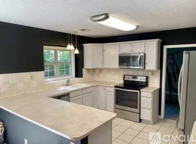 Main picture of 520 Green Valley Dr