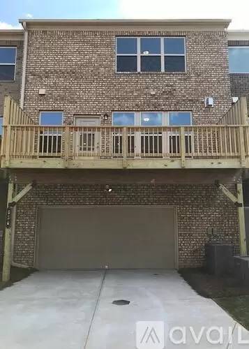 Main picture of 636 Sunset Park Dr