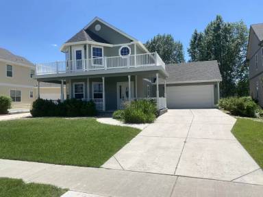 Main picture of 1131 Crescent Dr