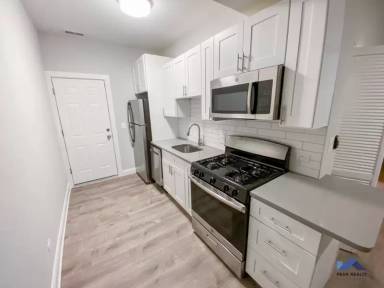 Main picture of 3108 N Milwaukee Ave