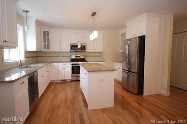 Main picture of 380 King St