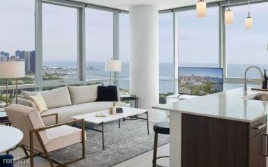 Main picture of 800 S Michigan Ave