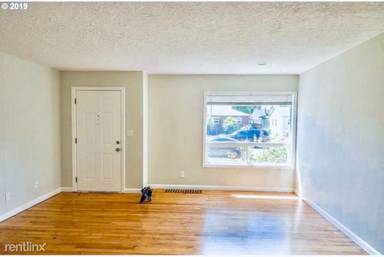 Main picture of 11737 NE San Rafael St