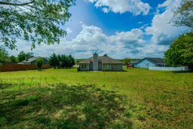 Main picture of 77 Gray Field Ct