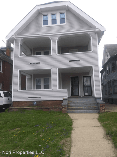 Main picture of 690 E 99th St