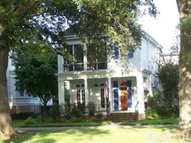 Main picture of 1525 Exposition Blvd