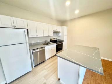 Main picture of 1010 Drake Dr