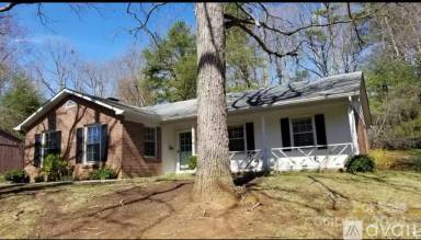 Main picture of 324 Heather Ct