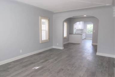Main picture of 61 Savona Walk