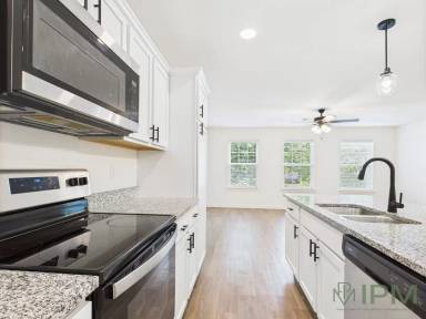 Main picture of 2587 Emma Ln