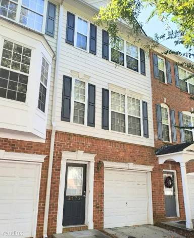 Main picture of 2179 Dillard Xing