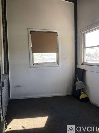 Main picture of 2112 N Maplewood Ave