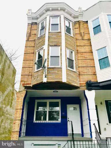 Main picture of 75 W Duval St