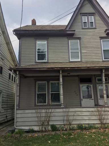 Main picture of 225 Main St