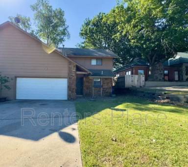 Main picture of 6604 E 79th St