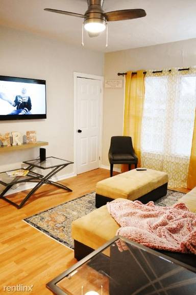 Main picture of 227 SW 30th Ave
