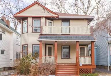 Main picture of 1345 W 114th St
