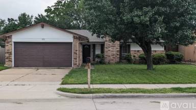 Main picture of 820 Foxwood Pl