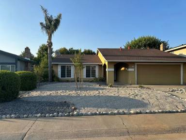 Main picture of 2830 Hyannis Way