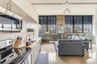 Main picture of 40 Hauge St