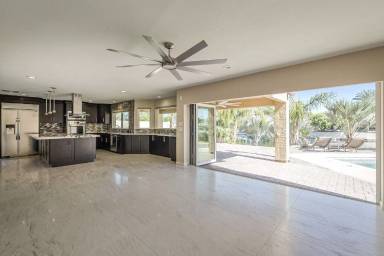 Main picture of 3761 S Hawthorn Dr