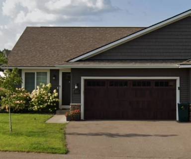 Main picture of 812 Daisy Ln