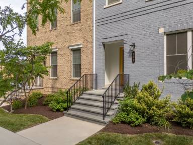 Main picture of 333 Eheart St SE