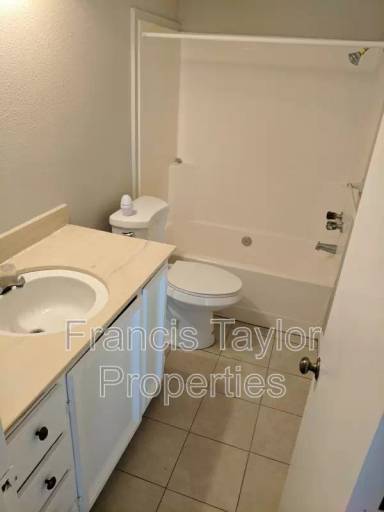 Main picture of 633 E 4th Ave