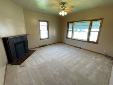 Main picture of 1406 N Oak St