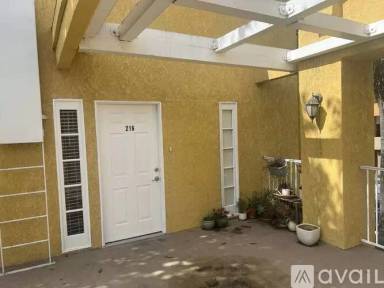 Main picture of 212 S Orange Ave