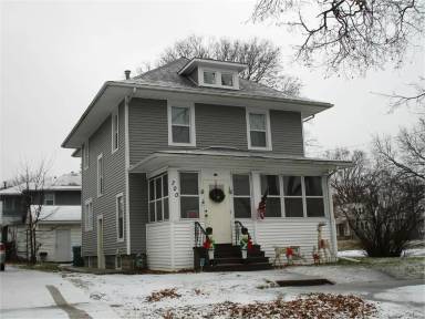 Main picture of 700 Denver St