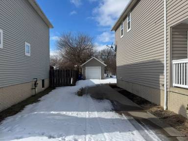 Main picture of 2394 E 39th St