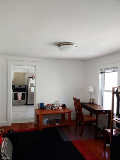 Main picture of 1095 Cambridge St