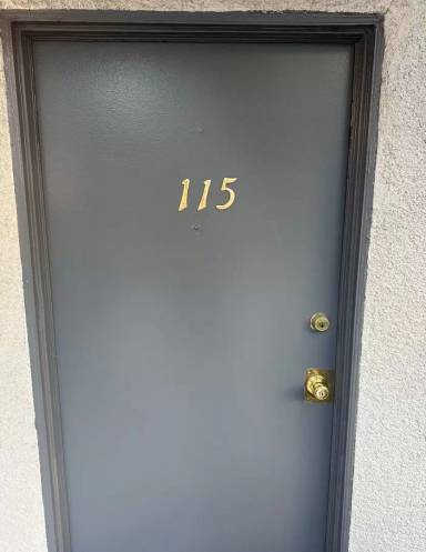 Main picture of 18630 Burbank Blvd