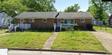 Main picture of 415 Carver Cir