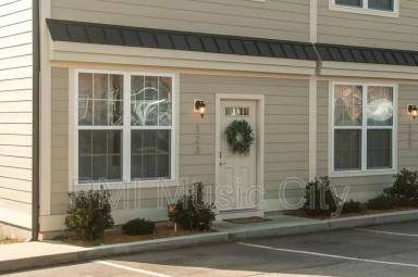Main picture of 123 Porter Ter