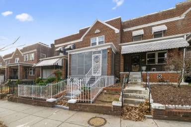 Main picture of 612 21st St NE