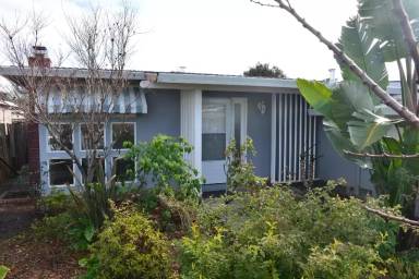 Main picture of 2528 Farrington Way