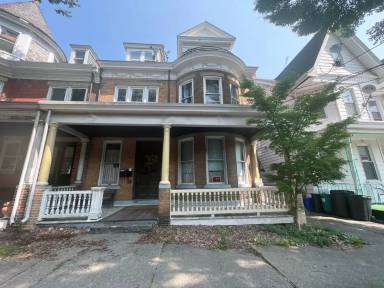 Main picture of 1349 Washington St