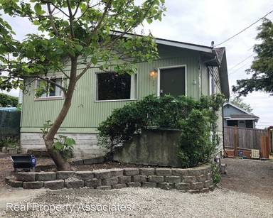 Main picture of 201 N 101st St